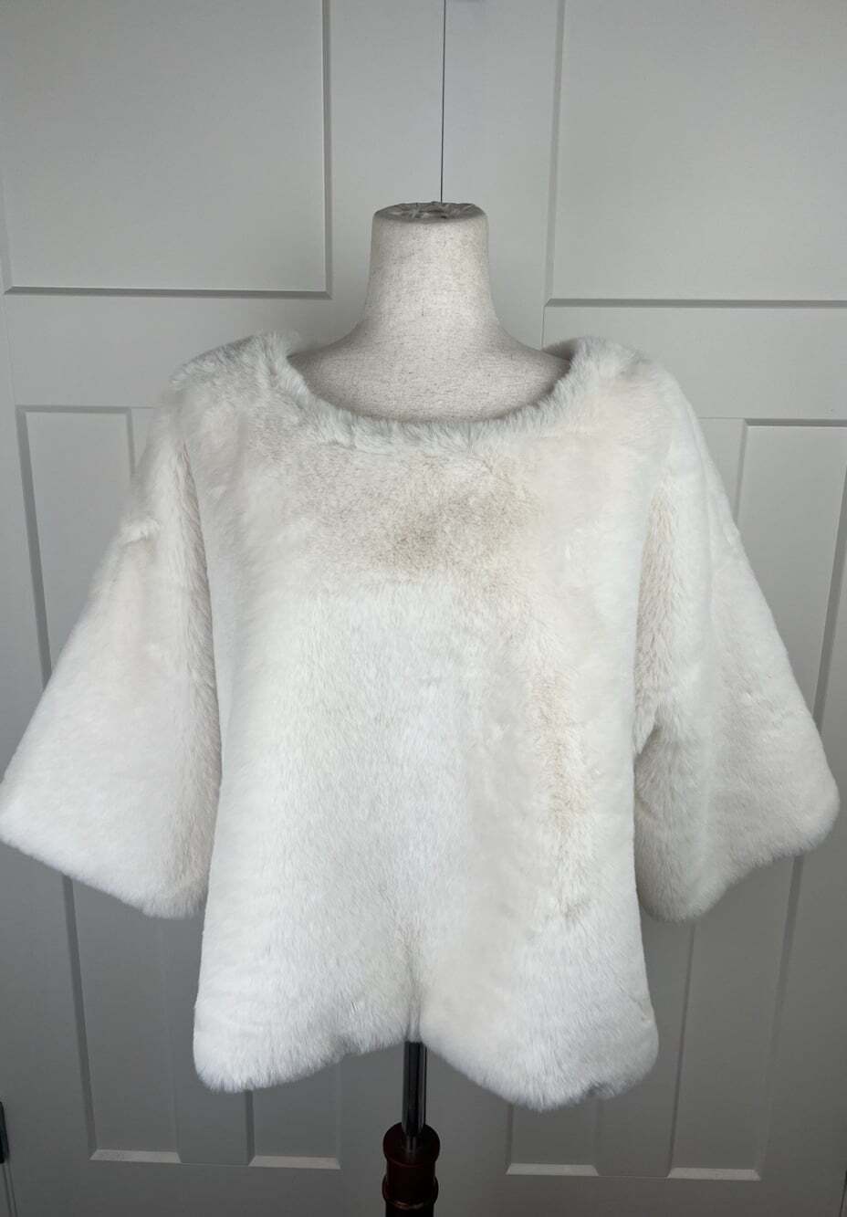 Cherish Ivory Faux Fur Bridal Topper M/L Oversized Pullover Après Ski Wedding
